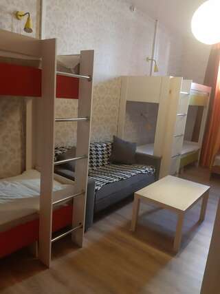 Гостиница Hostel Dom Новосибирск Спальное место на двухъярусной кровати в общем номере для женщин-3