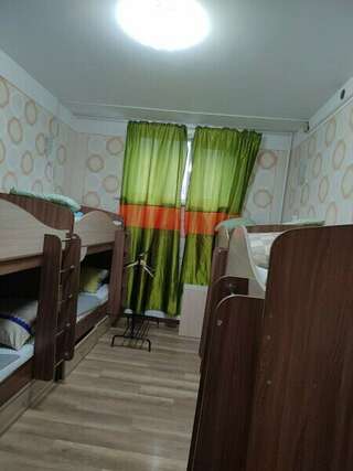 Гостиница Hostel Dom Новосибирск Спальное место на двухъярусной кровати в общем номере для мужчин и женщин-1