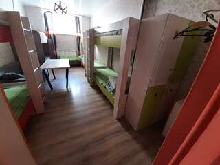 Гостиница Hostel Dom Новосибирск Кровать в 8-местном общем женском номере-1