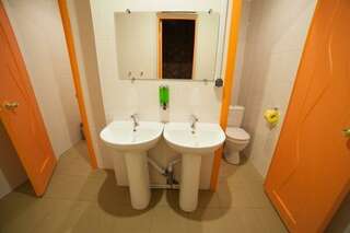 Гостиница Hostel Dom Новосибирск Кровать в 8-местном общем мужском номере-5